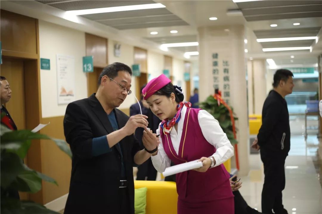 唐山24小时套医保卡(北京医保卡使用指南)